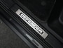 Land Rover Defender 110 P300e 110 X-Dynamic SE | 22" LMV | Cold Climate Pack | Black Exterior Pack | Panoramisch Schuifdak | Elektrische Trekhaak |