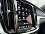 Volvo V60 2.0 T6 Plug-in hybrid AWD Plus Dark | Panoramadak | Harman Kardon audio | Getint glas | Stoel en stuurverwarming | Elektrische achterklep | Adaptieve Cruise control | Elektrisch verstelbare stoelen