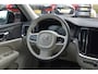 Volvo V60 Cross Country B5 AWD 265PK Automaat Pro | Trekhaak | BLIS | ACC | Camera | 20"LMV | Stuurverwarming
