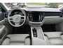 Volvo V60 Cross Country B5 AWD 265PK Automaat Pro | Trekhaak | BLIS | ACC | Camera | 20"LMV | Stuurverwarming