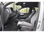 Volvo XC40 B4 197pk Plus Dark | Driver Assist | 19'' | Trekhaak | Verwarmba