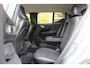 Volvo XC40 2.0 T4 Momentum | Trekhaak | Camera | Navigatie | 18" Velgen