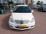 Mercedes-Benz B-klasse 180 Business Class Automaat, Airco, Navigatie, Bluetooth, Cruise control, Parkeersensoren, Dimlicht automatisch, Regensensor, Elektrische ramen en spiegels(inklapbaar), Centrale vergrendeling met afstandsbediening, Lichtmetalen velgen, Nette originele NL auto, BOVAG