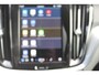 Volvo V60 T6 350PK Autm. Plug-in hybrid AWD Plus Dark Long Range / Google infotainment / Semi elekrisch wegklapbare trekhaak / Verwarmbare voorruit / Elektrisch bedienbare voorstoelen met geheugen / Verwarmbare voorstoelen