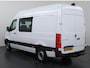 Mercedes-Benz Sprinter 315 CDI | L2 H2 | RWD | Aut. | DUBBEL CABINE | NL AUTO | DEALER ONDERHOUDEN | 6-ZITS | 2800KG TREKHAAK | GROOT NAVIGATIE 10.25" | CAMERA | CRUISE | AIRCO | BETIMMERDE LAADRUIMTE | CARPLAY | ANDROID AUTO
