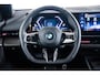 BMW 5-Serie Touring 520i M Sport - Trekhaak - Parking/Driving Assistant - Head up - Elektrisch verstelbare/verwarmde stoelen - Stoelventilatie - Standkachel - Comfort Access - Getinte Ruiten - Stuurwielrandverwarming -