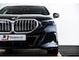 BMW 5-Serie Touring 520i M Sport - Trekhaak - Parking/Driving Assistant - Head up - Elektrisch verstelbare/verwarmde stoelen - Stoelventilatie - Standkachel - Comfort Access - Getinte Ruiten - Stuurwielrandverwarming -