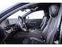 BMW 5-Serie Touring 520i M Sport - Trekhaak - Parking/Driving Assistant - Head up - Elektrisch verstelbare/verwarmde stoelen - Stoelventilatie - Standkachel - Comfort Access - Getinte Ruiten - Stuurwielrandverwarming -