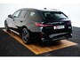 BMW 5-Serie Touring 520i M Sport - Trekhaak - Parking/Driving Assistant - Head up - Elektrisch verstelbare/verwarmde stoelen - Stoelventilatie - Standkachel - Comfort Access - Getinte Ruiten - Stuurwielrandverwarming -