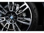 BMW 5-Serie Touring 520i M Sport - Trekhaak - Parking/Driving Assistant - Head up - Elektrisch verstelbare/verwarmde stoelen - Stoelventilatie - Standkachel - Comfort Access - Getinte Ruiten - Stuurwielrandverwarming -