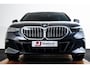 BMW 5-Serie Touring 520i M Sport - Trekhaak - Parking/Driving Assistant - Head up - Elektrisch verstelbare/verwarmde stoelen - Stoelventilatie - Standkachel - Comfort Access - Getinte Ruiten - Stuurwielrandverwarming -