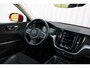 Volvo XC60 2.0 Recharge T6 AWD R-Design | Incl. 12 maanden garantie | Cruise control | Climate control | Apple carplay/Android auto | Uitklapbare trekhaak | Schuif/kantel dak | Parkeercamera | Stoel/stuurverwarming |