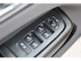 Volvo XC60 2.0 Recharge T6 AWD R-Design | Incl. 12 maanden garantie | Cruise control | Climate control | Apple carplay/Android auto | Uitklapbare trekhaak | Schuif/kantel dak | Parkeercamera | Stoel/stuurverwarming |
