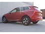 Volvo XC60 2.0 Recharge T6 AWD R-Design | Incl. 12 maanden garantie | Cruise control | Climate control | Apple carplay/Android auto | Uitklapbare trekhaak | Schuif/kantel dak | Parkeercamera | Stoel/stuurverwarming |