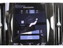 Volvo XC60 2.0 Recharge T6 AWD R-Design | Incl. 12 maanden garantie | Cruise control | Climate control | Apple carplay/Android auto | Uitklapbare trekhaak | Schuif/kantel dak | Parkeercamera | Stoel/stuurverwarming |