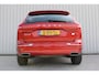Volvo XC60 2.0 Recharge T6 AWD R-Design | Incl. 12 maanden garantie | Cruise control | Climate control | Apple carplay/Android auto | Uitklapbare trekhaak | Schuif/kantel dak | Parkeercamera | Stoel/stuurverwarming |