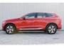 Volvo XC60 2.0 Recharge T6 AWD R-Design | Incl. 12 maanden garantie | Cruise control | Climate control | Apple carplay/Android auto | Uitklapbare trekhaak | Schuif/kantel dak | Parkeercamera | Stoel/stuurverwarming |