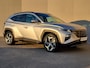 Hyundai Tucson 1.6 T-GDI PHEV Premium Sky 4WD Automaat / Dealer onderhouden / Trekgewicht 1.350 kg / Panoramadak / 360° camera / Krell Audio / Stuur,- achterbank,- en voorstoelverwarming / Geventileerde voorstoelen / Android Auto / Apple Carplay
