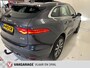 Jaguar F-Pace 2.0 Portfolio AWD 25t -Panoschuifdak-Lederen bekleding met verwarming ook achter-Camera-Trekhaak-Luxe uitvoering