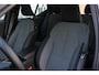 Volvo XC40 B4 Automaat Plus Dark | Vapour Grey Metallic | All-Season banden | BLIS | Harman Kardon audio | Elek. Bed. stoelen met memory | Verwarmbare voorstoelen | Verwarmbaar stuurwiel | Verwarmbaar voorruit | 18 inch Lichtmetalen velgen | Semi Elek. trekhaak | Alarmklasse 3