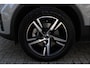 Volvo XC40 B4 Automaat Plus Dark | Vapour Grey Metallic | All-Season banden | BLIS | Harman Kardon audio | Elek. Bed. stoelen met memory | Verwarmbare voorstoelen | Verwarmbaar stuurwiel | Verwarmbaar voorruit | 18 inch Lichtmetalen velgen | Semi Elek. trekhaak | Alarmklasse 3
