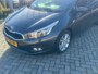 Kia Ceed Cee'd 1.4 CVVT X-tra 5 deurs! Airco l Stoel-stuurverwarming l PDC l MTF-stuur l 16'LMV! TOPSTAAT l NIEUWE APK l recent beurt!
