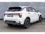 Lynk & Co 01 1.5 Core PHEV Black Edition | Elegante SUV met 1.800 kg trekvermogen | Nieuw model | LM velgen 19 inch | Adaptive Cruise Control | Premium Audio Systeem | Apple Carplay/Android Auto | Stoelverwarming | Achteruitrijcamera | Keyless Entry