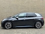 Volkswagen ID.3 First Plus 58 kWh | fase | Navigatie | Adaptieve cruise | Lane assist | Matrix LED | DAB | Apple CarPlay | Steunhaak (trekhaak) | Camera | 19 inch LMV | Sfeerverlichting | Stoelverwarming | Volledig dealeronderhouden