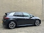 Volkswagen ID.3 First Plus 58 kWh | fase | Navigatie | Adaptieve cruise | Lane assist | Matrix LED | DAB | Apple CarPlay | Steunhaak (trekhaak) | Camera | 19 inch LMV | Sfeerverlichting | Stoelverwarming | Volledig dealeronderhouden