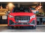 Audi SQ2 2.0 TFSI quattro Edition One VOLL Black Nappa RS Leder, Pano, ACC, Matrix, Camera, Virtual Cock, Keyless, Sportdesign/ Ambiente+/ Comfort+/ Functie/ Hulp/ Park/ Veiligheids/ Opberg Pakket, Trekhaak, Lmv 19''