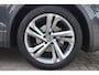 Volkswagen Tiguan 1.5 TSI R-Line Business+ Pano Trekhaak IQ Light