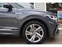Volkswagen Tiguan 1.5 TSI R-Line Business+ Pano Trekhaak IQ Light