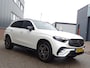 Mercedes-Benz GLC 300e 4MATIC AMG Line AMG LINE | NIGHT PAKKET | LUCHTVERING | ADAPTIVE CRUISE CONTROL | 360 CAMERA | SFEERVERLICHTING | PANORAMADAK | ELEKTRISCHE STOELEN | STOELVERWARMING | ELEKTRISCH ACHTERKLEP