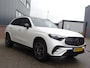 Mercedes-Benz GLC 300e 4MATIC AMG Line AMG LINE | NIGHT PAKKET | LUCHTVERING | ADAPTIVE CRUISE CONTROL | 360 CAMERA | SFEERVERLICHTING | PANORAMADAK | ELEKTRISCHE STOELEN | STOELVERWARMING | ELEKTRISCH ACHTERKLEP