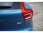Volvo XC40 B4 Plus Dark | 2000 kg trekgewicht | Trekhaak | Stuur & Stoelverwarming | Pilot Assist | Elektrische Achterklep | Elektrische Stoelen | Google Services | Harman Kardon |