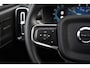 Volvo XC40 B4 Plus Dark | 2000 kg trekgewicht | Trekhaak | Stuur & Stoelverwarming | Pilot Assist | Elektrische Achterklep | Elektrische Stoelen | Google Services | Harman Kardon |