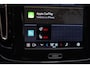 Volvo XC40 B4 Plus Dark | 2000 kg trekgewicht | Trekhaak | Stuur & Stoelverwarming | Pilot Assist | Elektrische Achterklep | Elektrische Stoelen | Google Services | Harman Kardon |