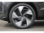 Volvo EX90 Twin Motor Performance Ultra 7p. 111 kWh | Luchtvering | Adaptieve Cruise Control met Pilot Assist | Premium audio by Bowers & Wilkins | Elektrische voorstoelen + stuurwiel met geheugenfunctie | Verwarmbare voorstoelen + stuurwiel + achterbank | Panoramisch dak | Voorstoelen met massagefunctie | 360 Parkeercamera | Alarmklasse III | 4-Zone Climate Control | Head-Up Display | 22'' Lichtmetalen wielen |