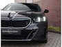 BMW 5-Serie Touring 550e xDrive | M Sport Pro - Pano - Trekhaak - HUD