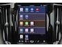 Volvo XC60 T6 Recharge AWD Plus Dark - Panorama/schuifdak - IntelliSafe Assist & Surround - 360º Camera - Verwarmde voorstoelen, stuur & achterbank - Parkeersensoren voor & achter - Elektr. bedienb. voorstoelen met geheugen - Draadloze tel. lader - Elektr. inklapbare trekhaak - 19' LMV