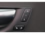 Volvo XC60 T6 Recharge AWD Plus Dark - Panorama/schuifdak - IntelliSafe Assist & Surround - 360º Camera - Verwarmde voorstoelen, stuur & achterbank - Parkeersensoren voor & achter - Elektr. bedienb. voorstoelen met geheugen - Draadloze tel. lader - Elektr. inklapbare trekhaak - 19' LMV