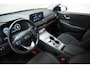 Hyundai Kona Electric EV Comfort 64 kWh 3 fase [ Adapt.cruise Trekhaak Camera Apple/Android ]