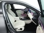Mercedes-Benz A-klasse 200 Business Solution Luxury | Achteruitrijcamera | Leder | Sfeerverlichting | Apple Carplay | Inclusief 24 maanden MB Certified garantie voor Europa.
