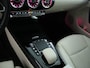 Mercedes-Benz A-klasse 200 Business Solution Luxury | Achteruitrijcamera | Leder | Sfeerverlichting | Apple Carplay | Inclusief 24 maanden MB Certified garantie voor Europa.