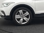 Volkswagen Tiguan TSI eHybrid Elegance Plug In Hybrid 266pk PHEV | Panodak | Head Up | Adaptive Cruise | Alcantara Sportstoelen Massage & Verwarmd | Pilot Assist | Apple Carplay | Blis | Navigatie | Virtual | DAB |