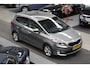 Kia Carens 1.6 GDi Premium Pack Airco, Cruise Control, Trekhaak, Navigatie, Stuurbekrachtiging