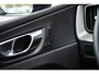 Volvo XC60 2.0 T6 Plug-in hybrid AWD Plus Dark | Trekhaak | Schuif/kanteldak | Rondomzicht camera | Dodehoek assistent | Stoel/Stuur verwarming |