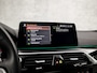 BMW 5-Serie Touring 530i xDrive M Sport 245Pk Automaat (PANORAMADAK, APPLE CARPLAY, LUCHTVERING, GROOT NAVI, 360 CAMERA, MEMORY SEATS, LEDER, SFEERVERLICHTING, ADAPTIVE CRUISE, HEAD-UP DISPLAY, TREKHAAK, NIEUWSTAAT)
