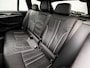 BMW 5-Serie Touring 530i xDrive M Sport 245Pk Automaat (PANORAMADAK, APPLE CARPLAY, LUCHTVERING, GROOT NAVI, 360 CAMERA, MEMORY SEATS, LEDER, SFEERVERLICHTING, ADAPTIVE CRUISE, HEAD-UP DISPLAY, TREKHAAK, NIEUWSTAAT)