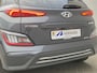 Hyundai Kona Electric EV Business 64 kWh Automaat / Apple Carplay Android Auto / Allseason banden / Stuur-, en Stoelverwarming / WLTP bereik 484 km stad bereik 660 km / Achteruitrijcamera / Keyless Entry/Start /